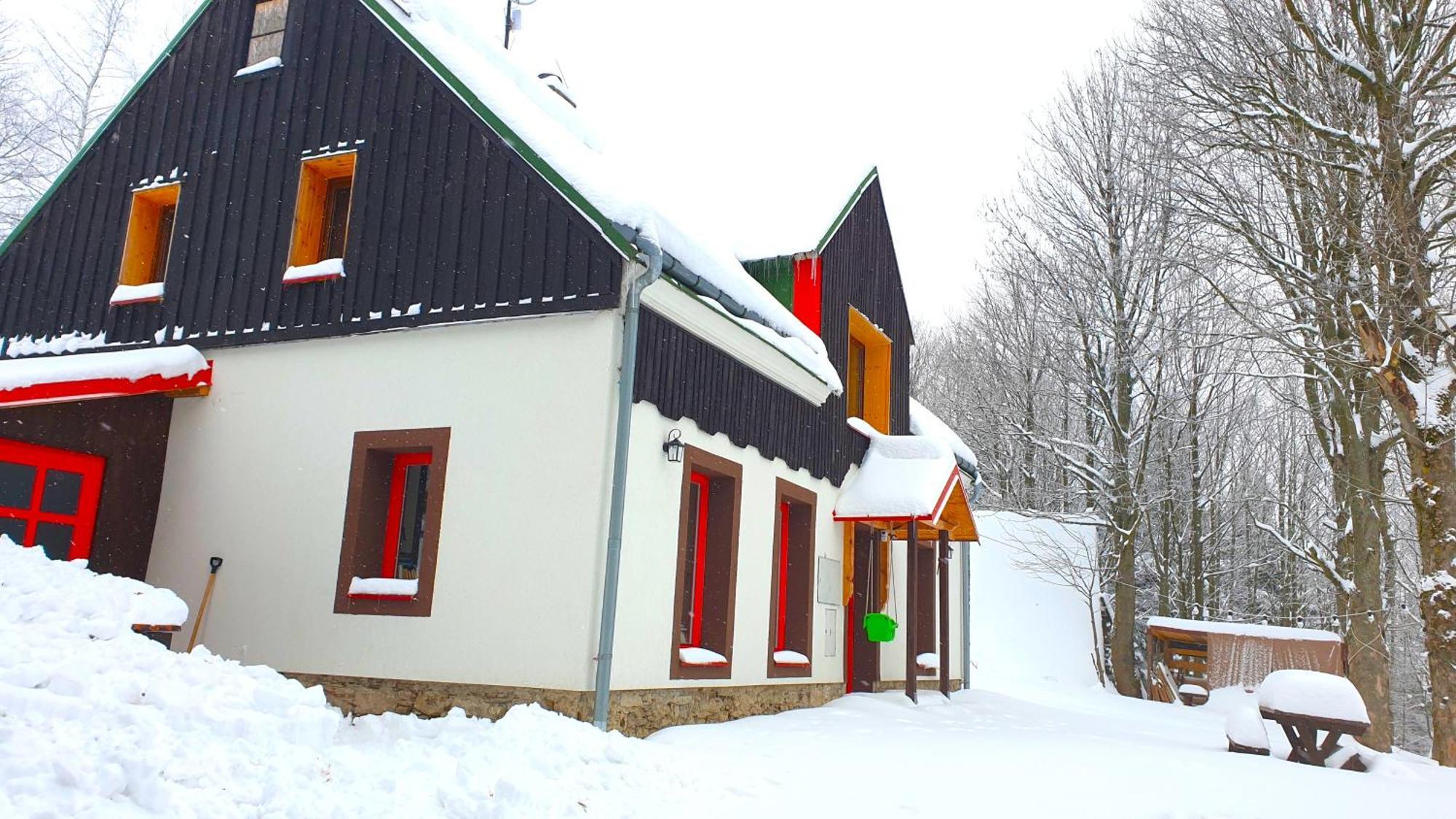 Five Maple Home For Families And Wild Nature Lovers Medenec Exterior photo